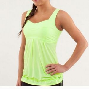 Lululemon Tame me Tank Size 8 EUC